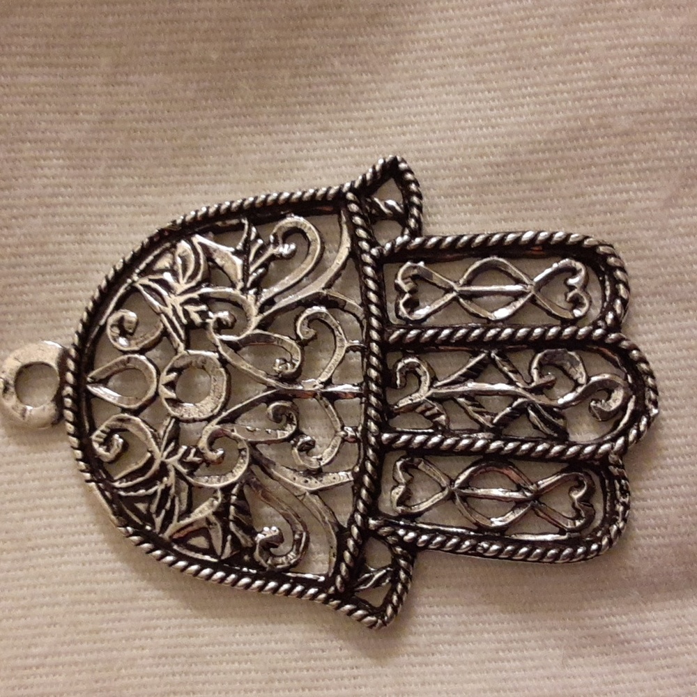 Sterling silver hamsa /hand of Fatima pendant
